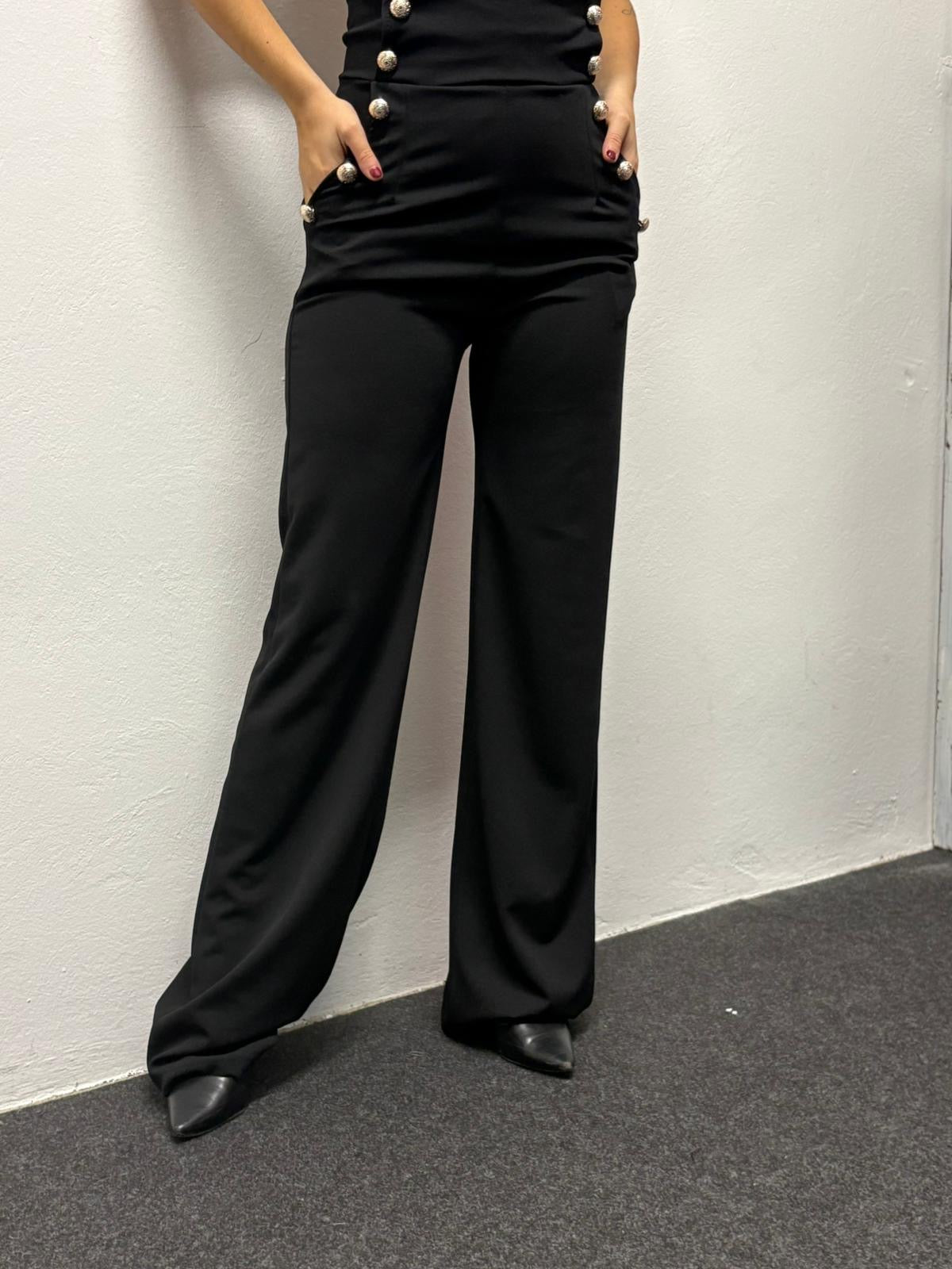 Pantalone con bottoni